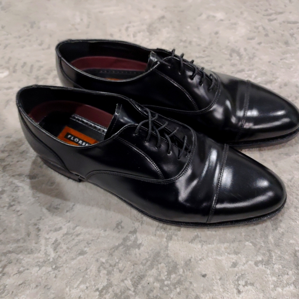 Floresheim Men's dress shoes size 11